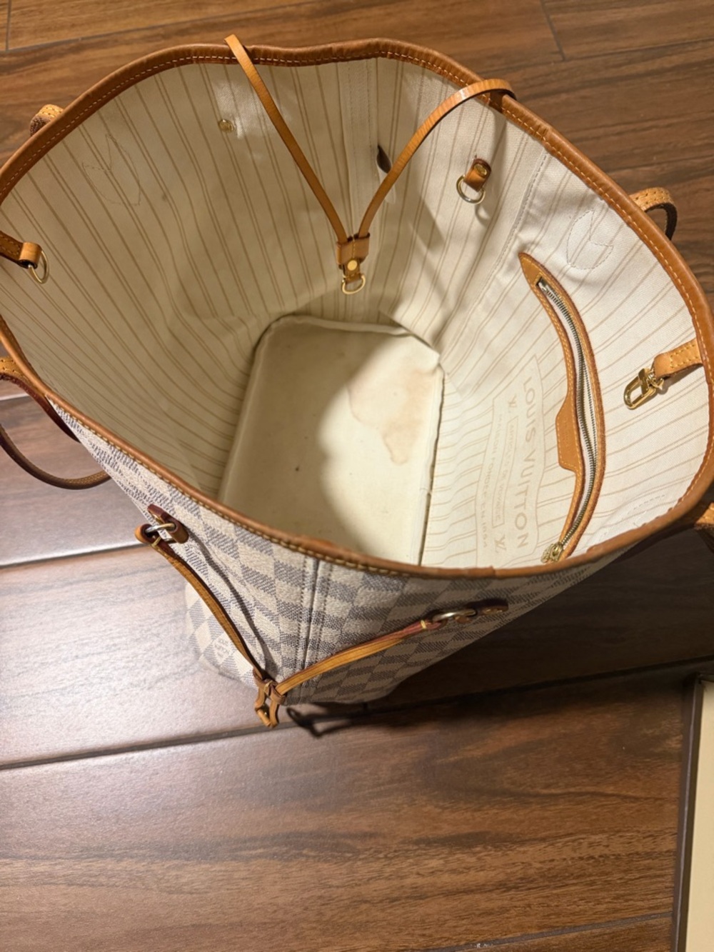 Louis Vuitton MM l - Picture 13 of 17